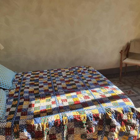 Manoir En Crau Hotell Arles Eksteriør bilde