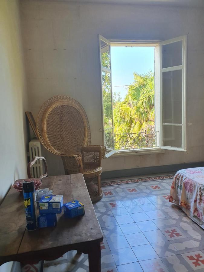 Manoir En Crau Hotell Arles Eksteriør bilde