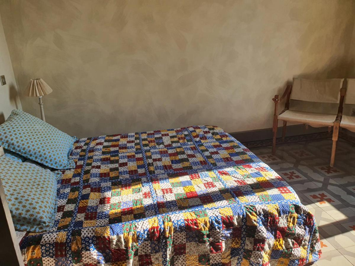 Manoir En Crau Hotell Arles Eksteriør bilde