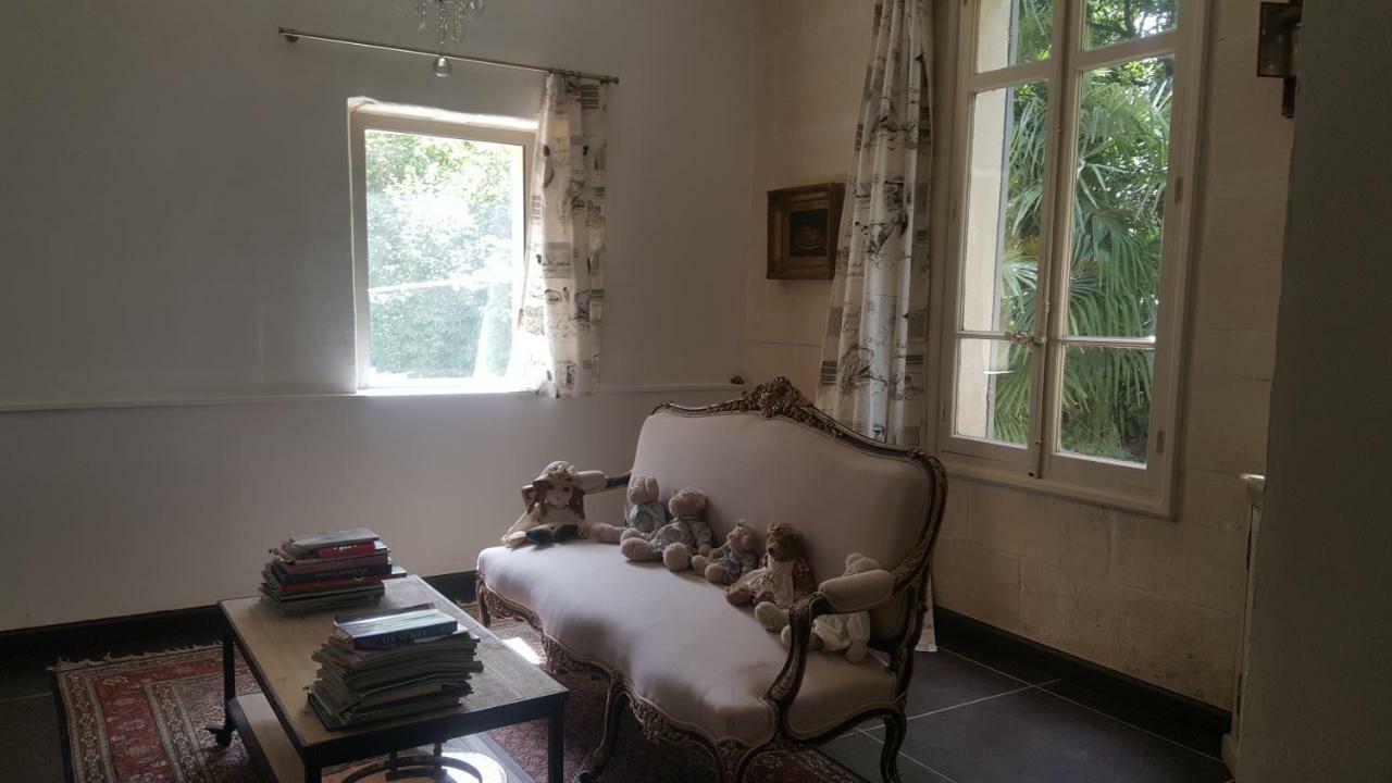 Manoir En Crau Hotell Arles Eksteriør bilde