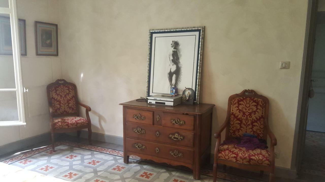 Manoir En Crau Hotell Arles Eksteriør bilde