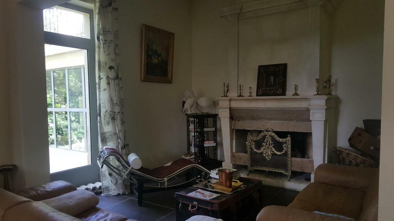 Manoir En Crau Hotell Arles Eksteriør bilde